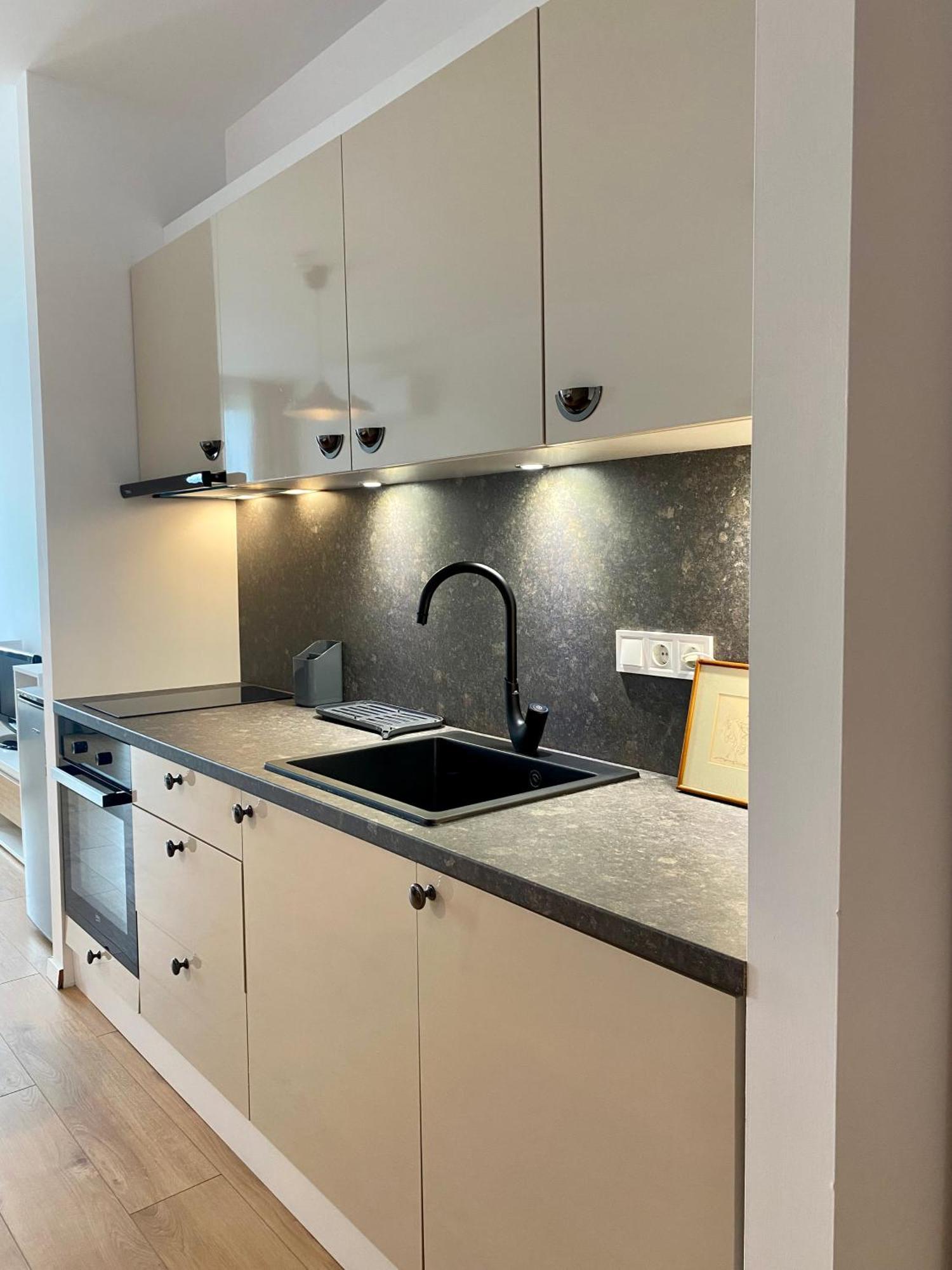 Mycampus Unwe Studentski Mountain Views Modern Kitchen Equipment София Екстериор снимка